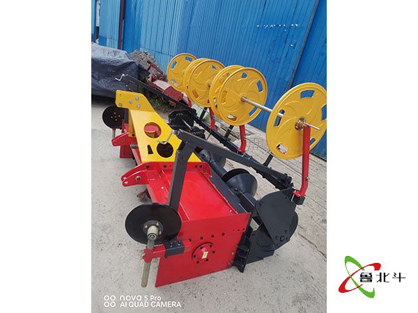 220型3壟胡蘿卜.白蘿卜起壟播種機(jī)